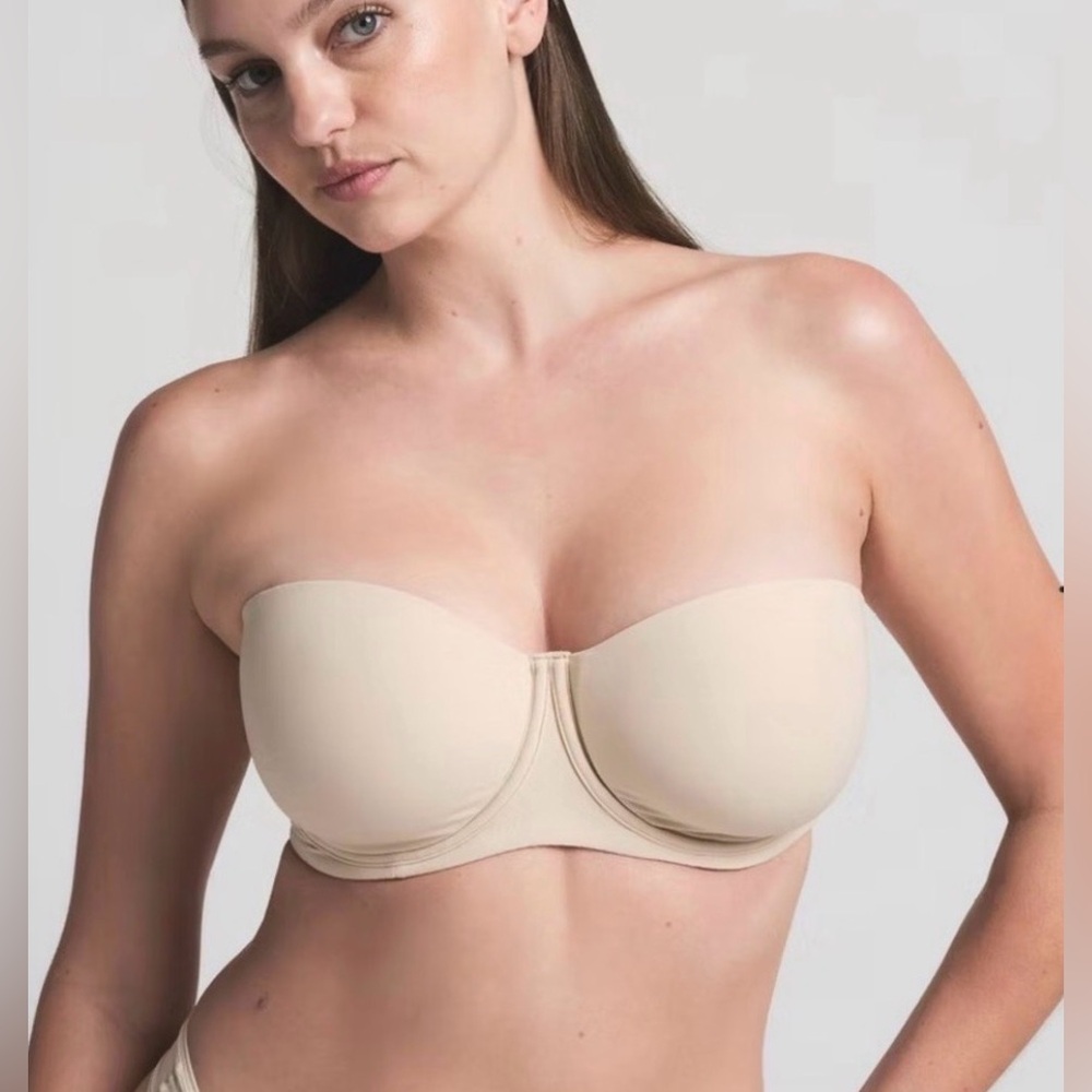 SKIMS 32DD FITS EVERYBODY STRAPLESS BRA 32C SAND